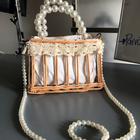 🌸Gorgeous Rare Pearl mini Bag🌼 - Picture 2 of 8